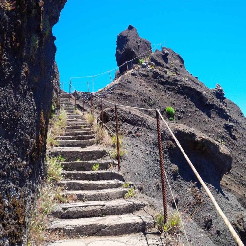 Große und kleine Trepppen auf dem Weg zum Pico Ruivo.
