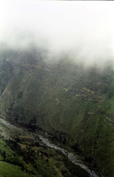 Schluchten und Täler bei einer Trekkingtour auf Madeira.